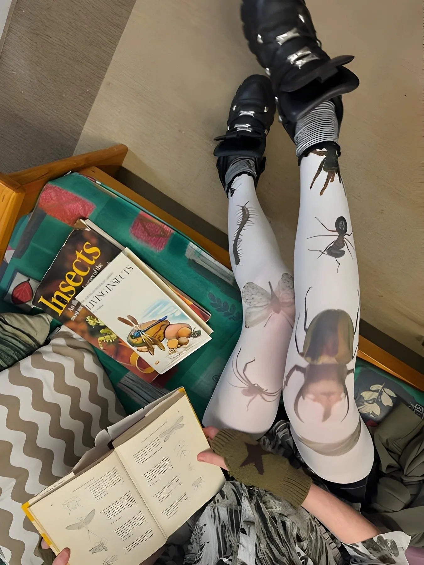 White printed sheer pantyhose for women, thin lightweight free-size legwear