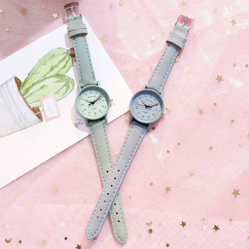 Antique Mori style quartz watch for women with 8mm alloy case and stainless steel back, available in eight colours