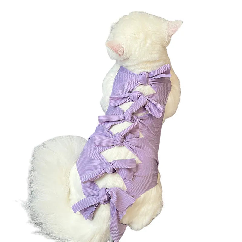 Lace-up cat sterilisation clothing in blue colour, shown on a mannequin, with adjustable ties.