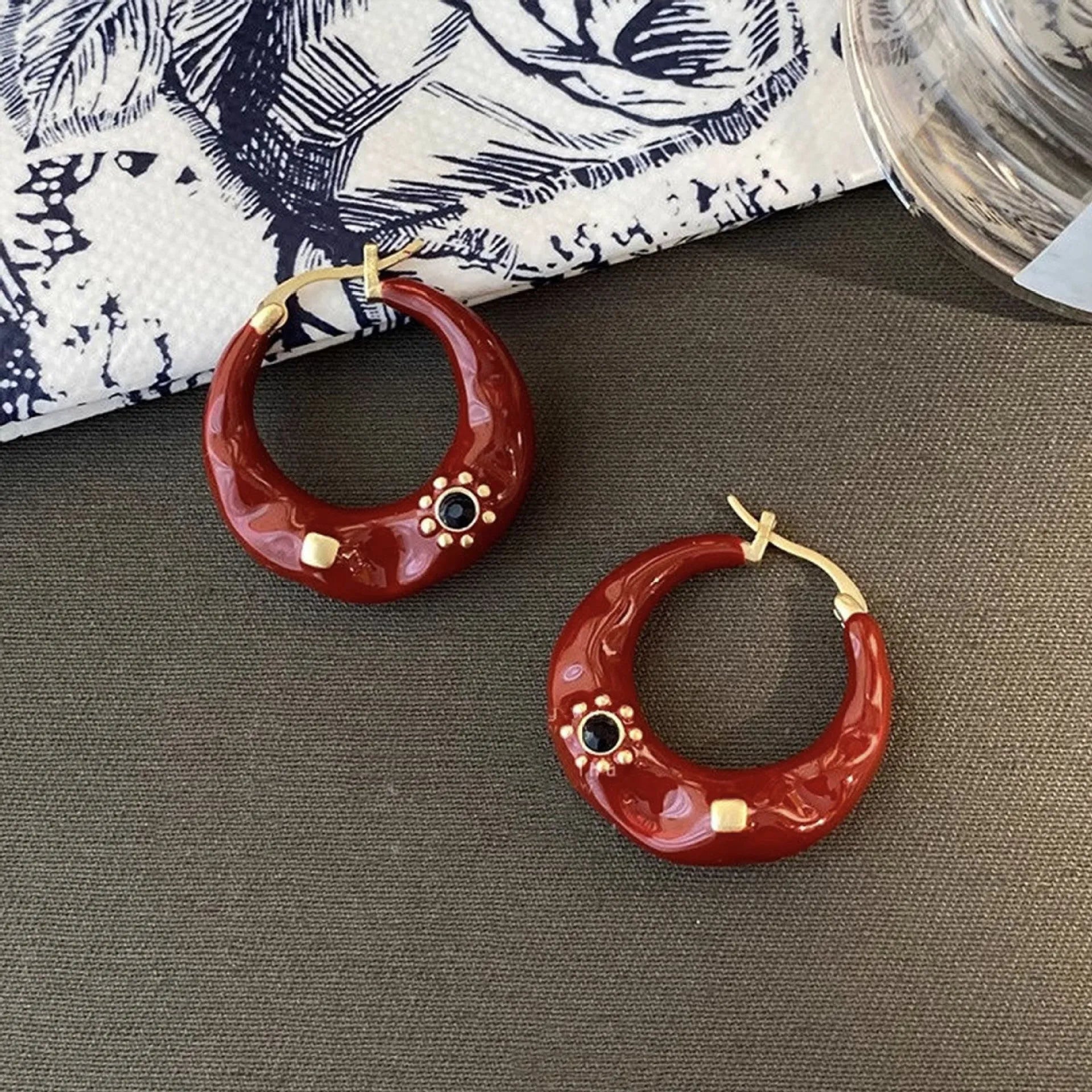 Hong Kong style retro ear studs with alloy construction and black rhinestone detailing