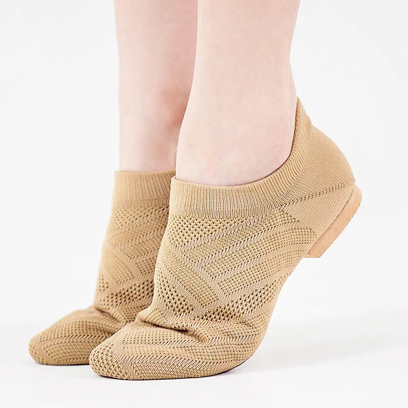 Camel-coloured Latin dance shoes with cotton mesh upper and leather sole