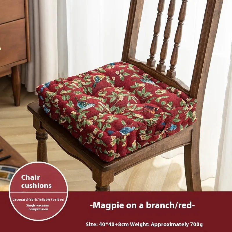 American style floral pattern seat cushion measuring 40×40×8cm with pp cotton fill