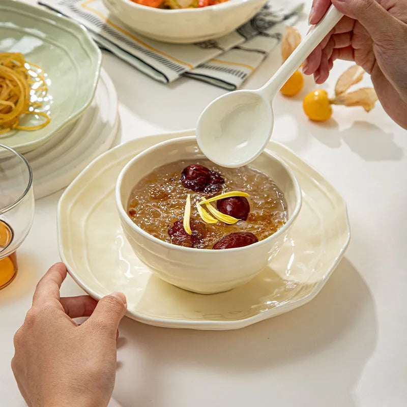 Solid colour ceramic tableware set with seven pieces in modern Japanese style