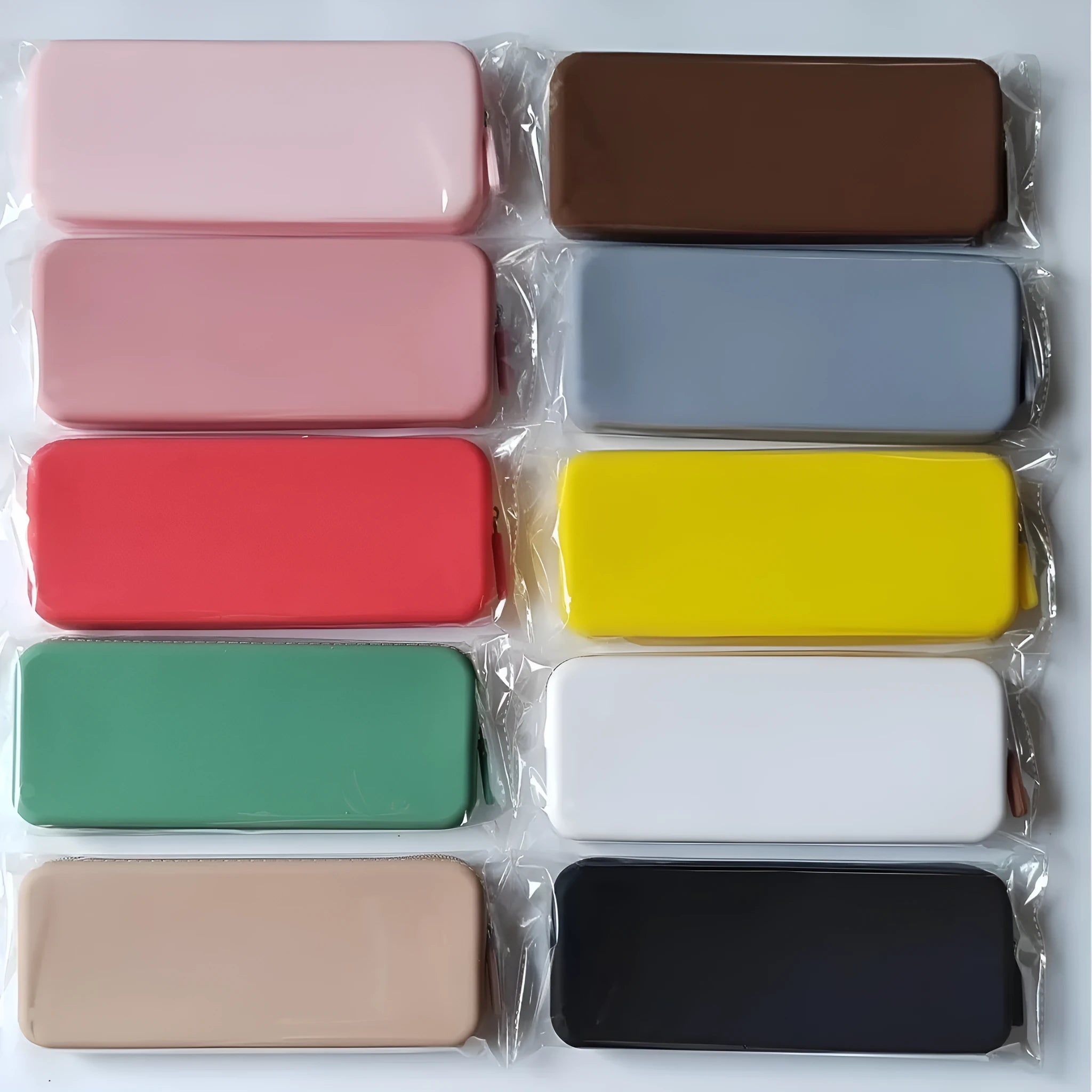 Silicone dustproof travel makeup brush storage bag in various colours, showing size 20x8x2.5cm.