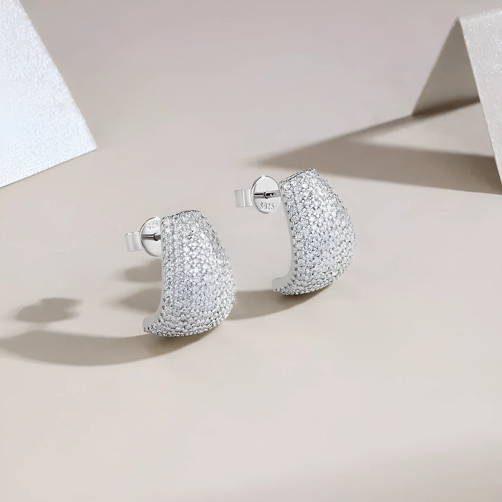 S925 sterling silver geometric commuter ear studs with moissanite options