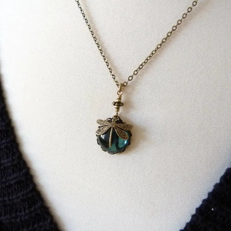 Hand-carved dragonfly pendant necklace in 925 silver with vintage bronze finish