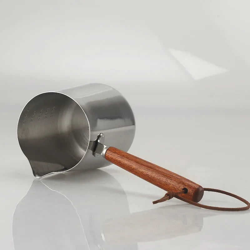 Stainless steel garland coffee cup with wooden handle and measurement scale