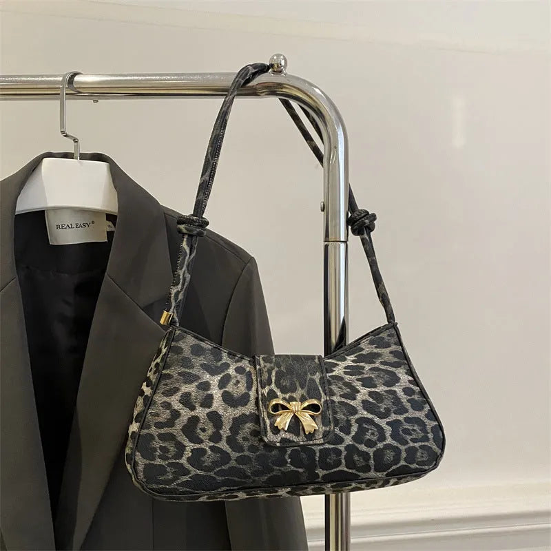 Women's casual large capacity PU shoulder handbag in black with sandwich pocket