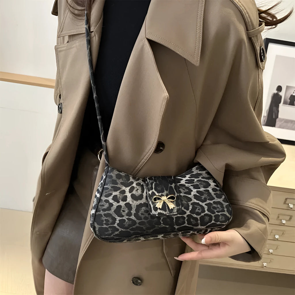 Women's casual large capacity PU shoulder handbag in black with sandwich pocket