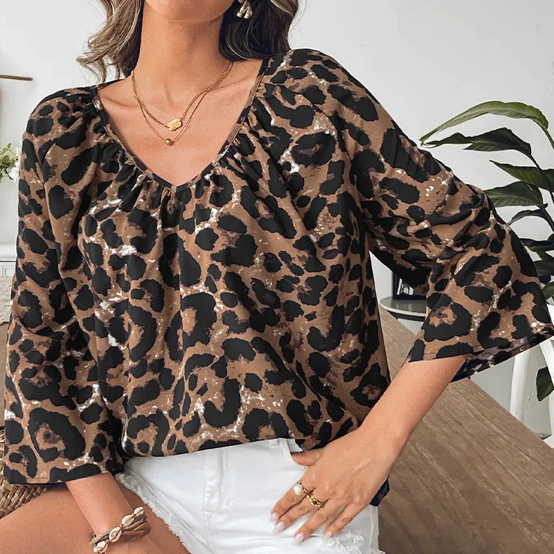 Women's multicolour leopard print V-neck pullover top with half sleeves
