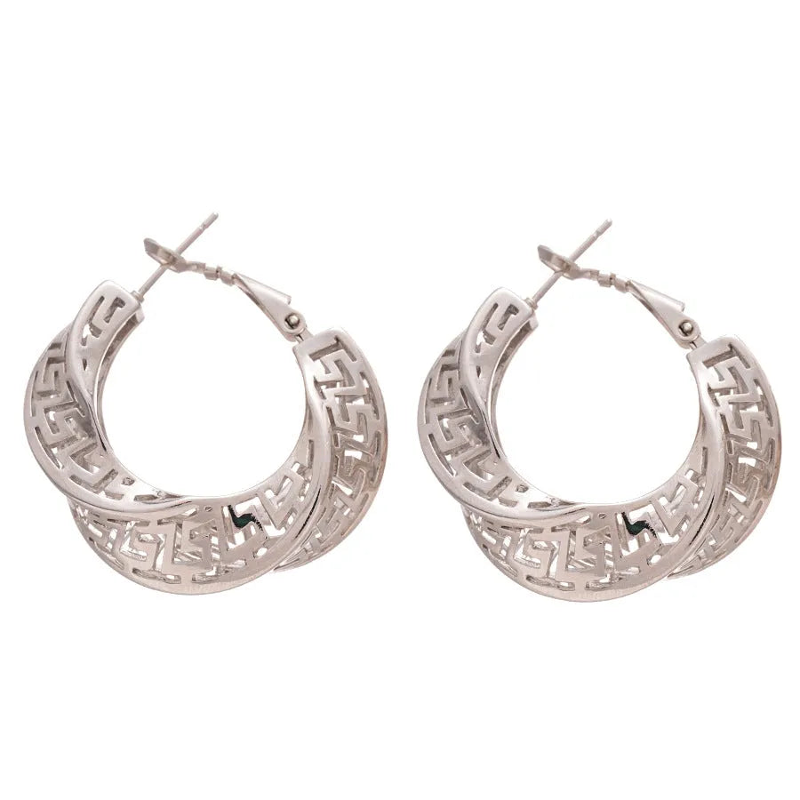 Geometric women's hollow stud earrings with twisted round design in gold or silver finish