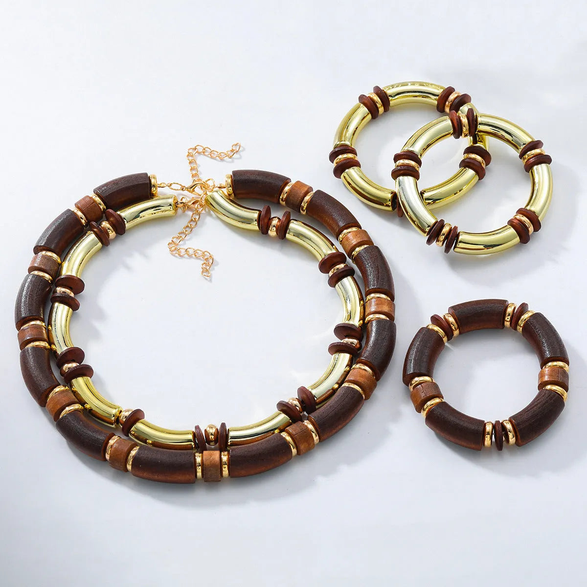 Women's wooden necklace and bracelet jewellery set with alloy chain and round pendant