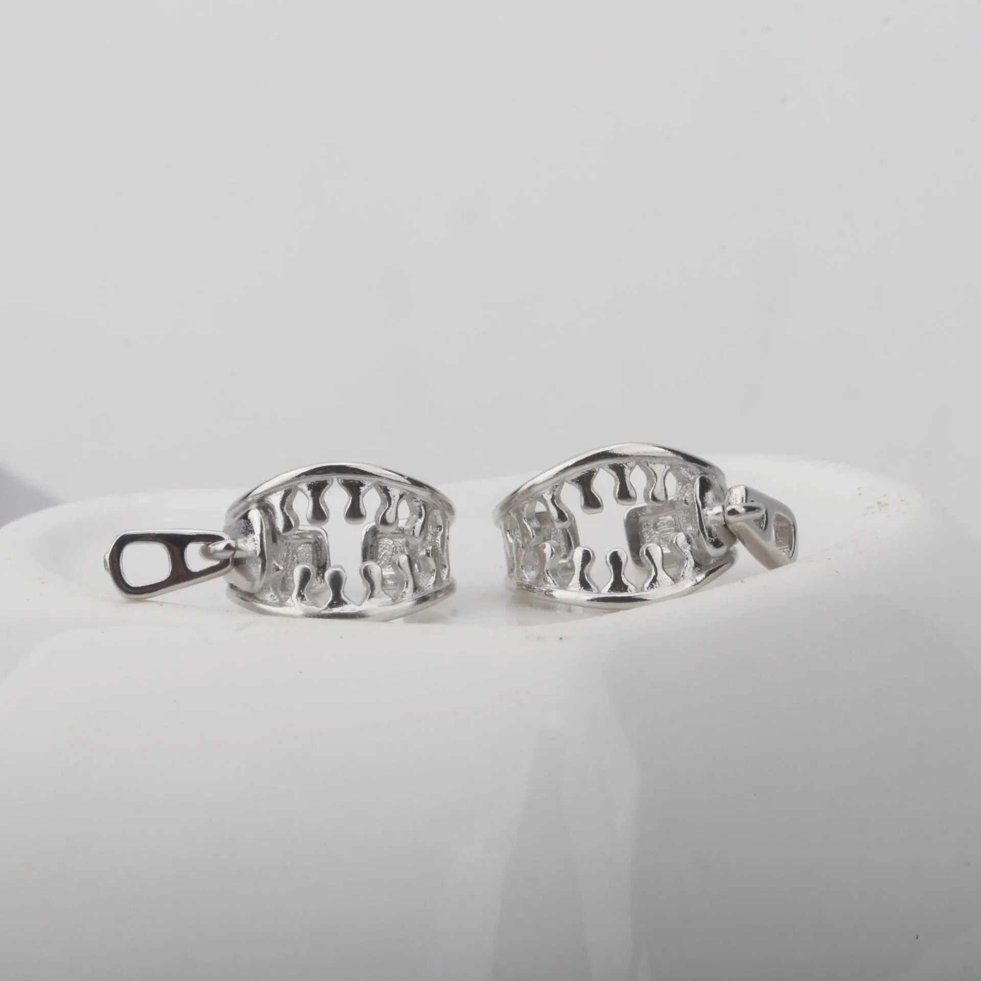 Copper geometric ear bone clips with linear zipper design in ES862 colour