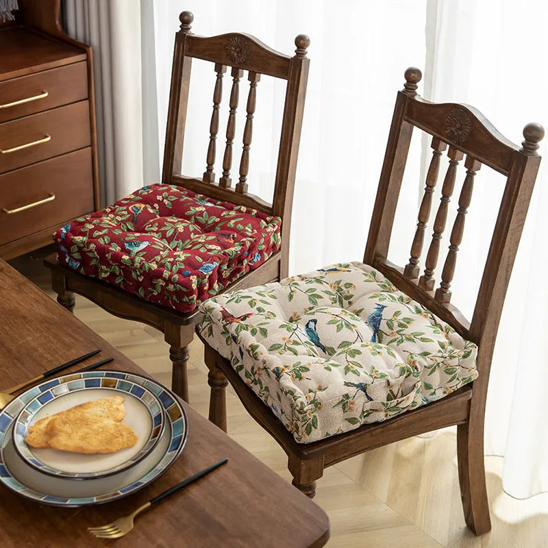 American style floral pattern seat cushion measuring 40×40×8cm with pp cotton fill
