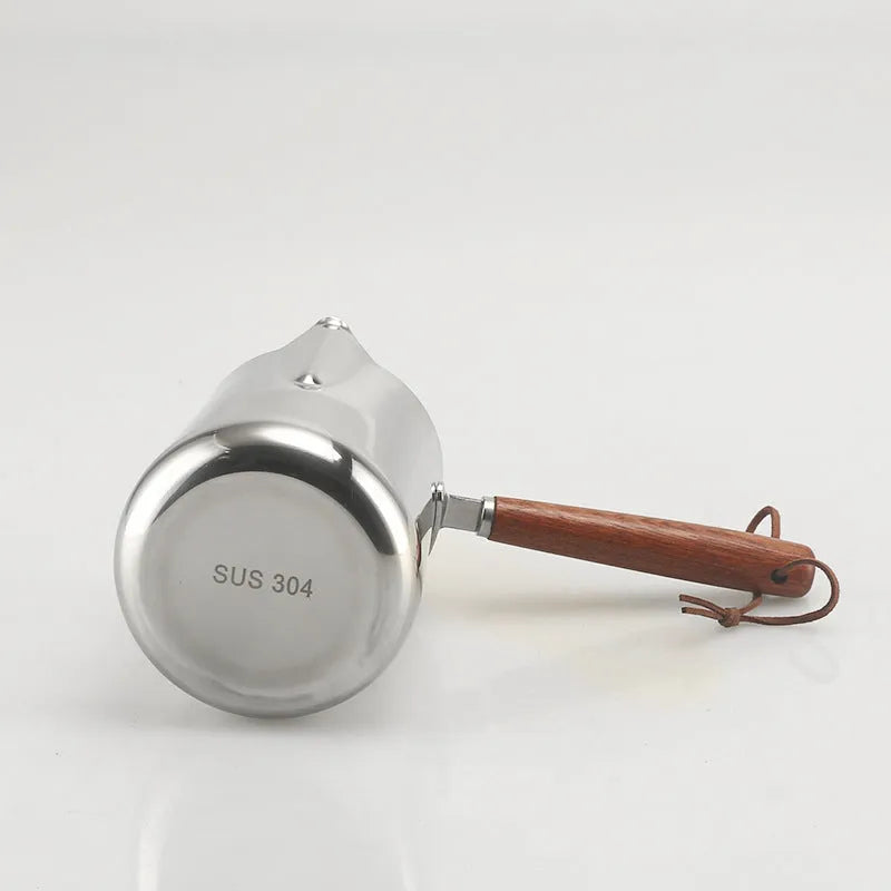 Stainless steel garland coffee cup with wooden handle and measurement scale