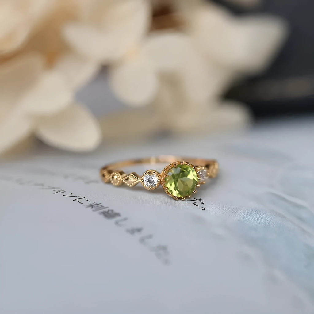 Women's copper geometric ring with imitation peridot stone in Japanese retro artistic style