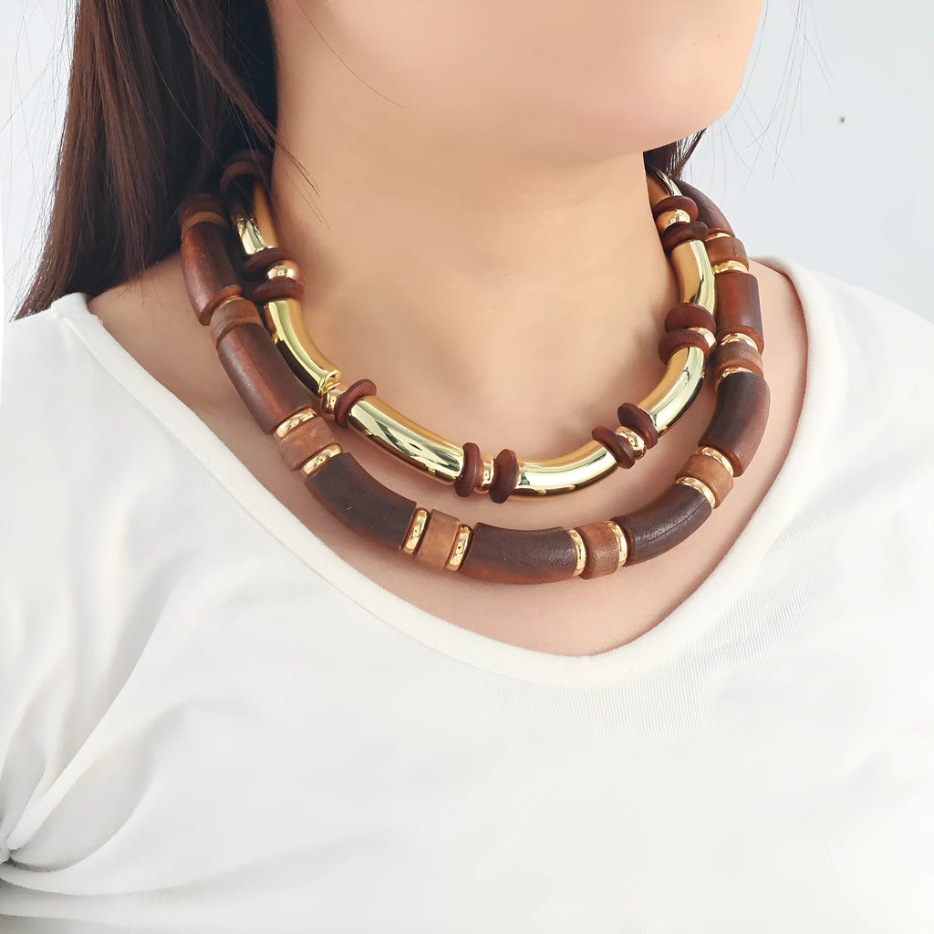 Women's wooden necklace and bracelet jewellery set with alloy chain and round pendant