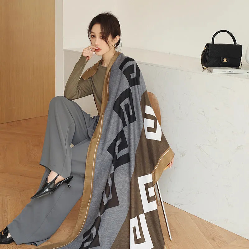 Polyester printed scarf with 180x90cm dimensions showing decorative pattern for autumn wear