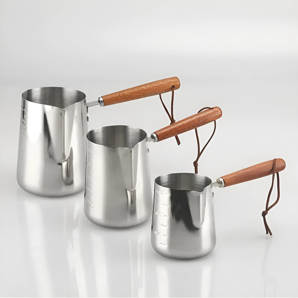 Stainless steel garland coffee cup with wooden handle and measurement scale