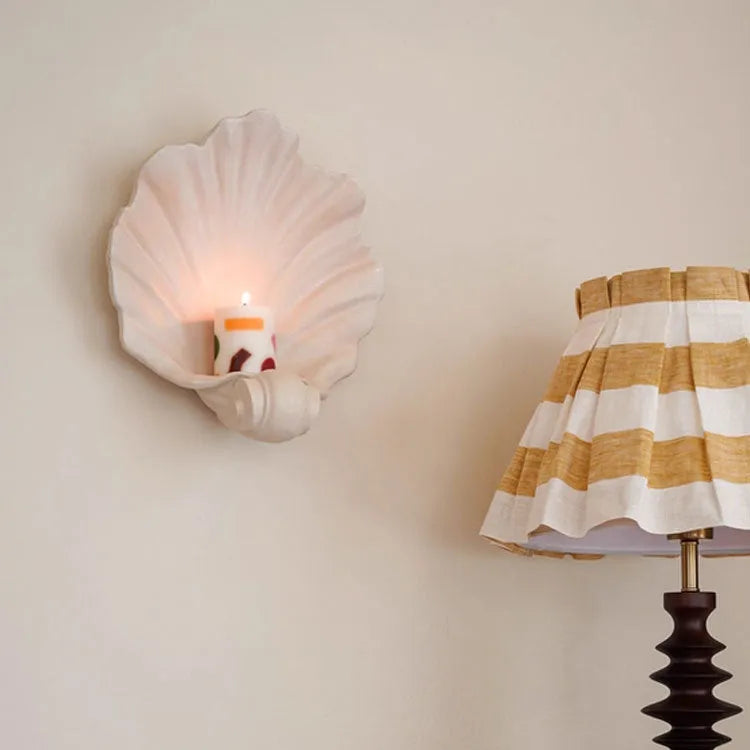 White resin simulation shell fruit plate ornament with light luxury styling