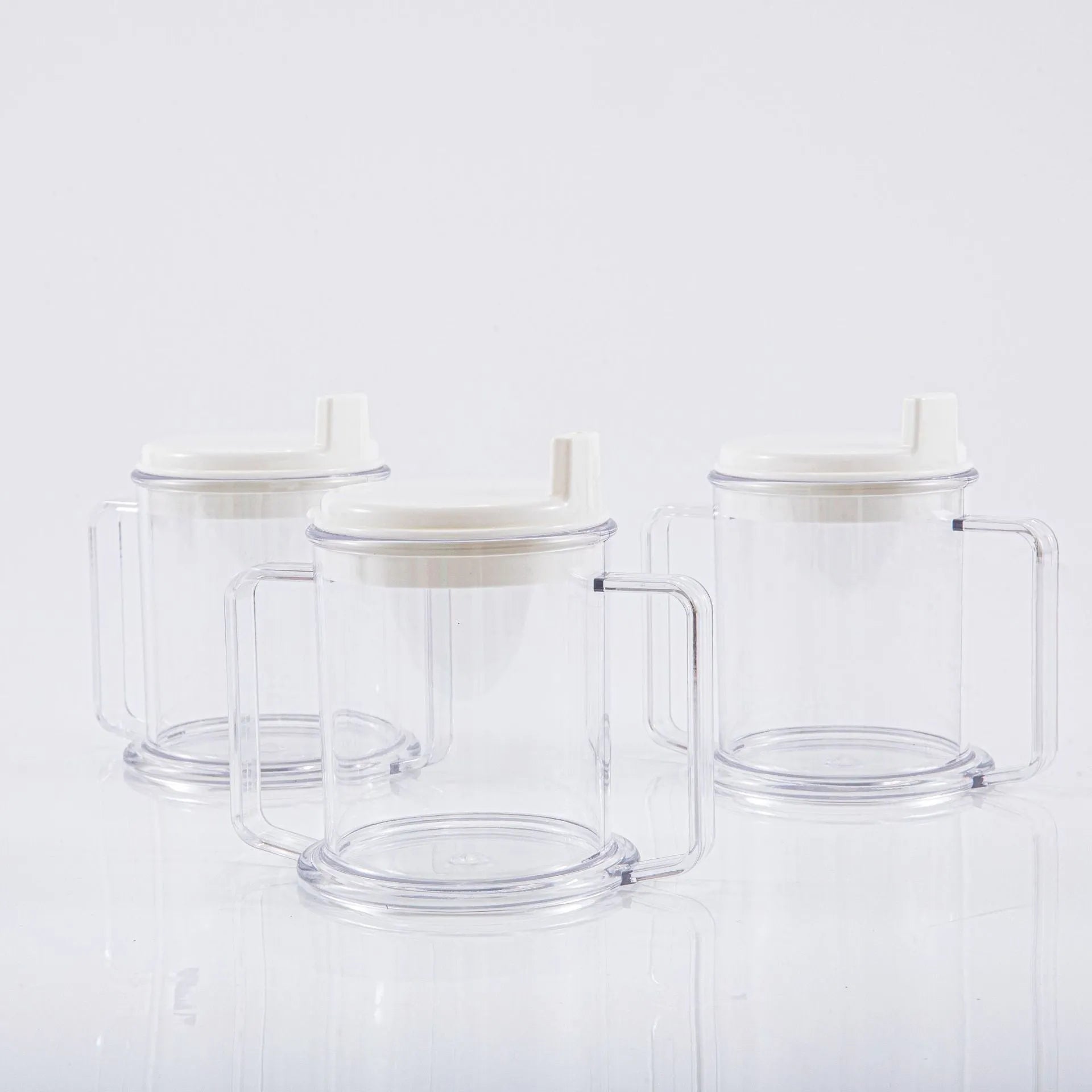 Transparent PP plastic drinking cup with spill-proof lid showing 14cm height