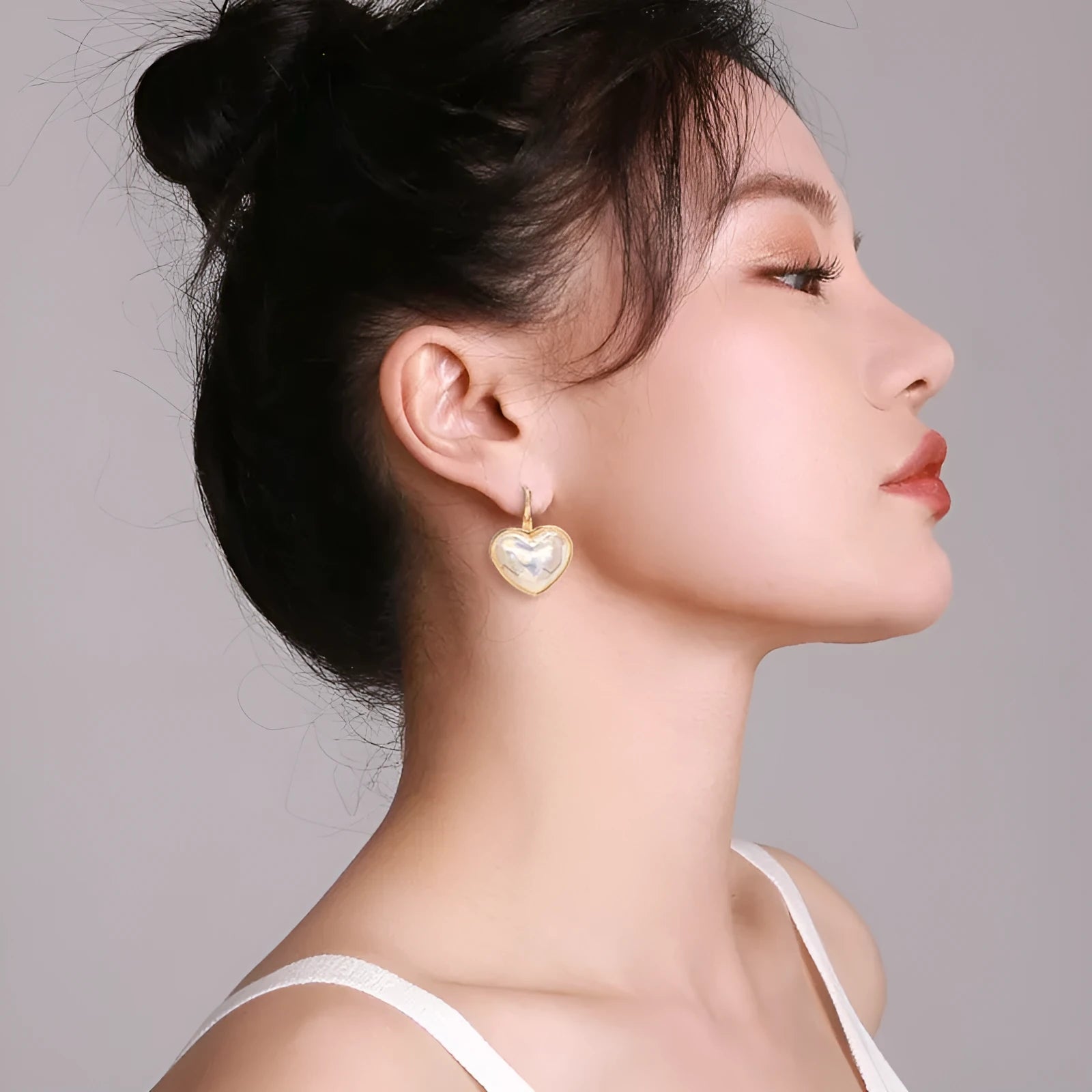 Gold alloy summer fashion ear clips for women with clip-on design