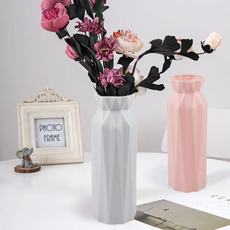 Drop-resistant melamine plastic vase ornament in grey, green, pink or white with 7.2cm bottom diameter