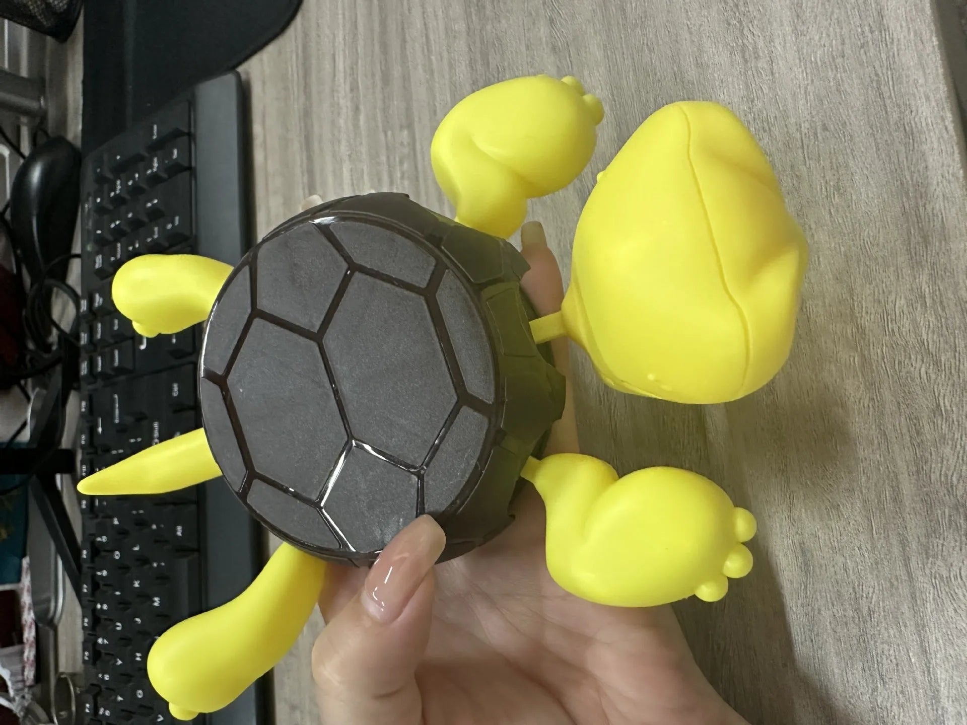 Turtle-themed ABS plastic coaster in green, yellow, or wheat starch colours with 10cm diameter