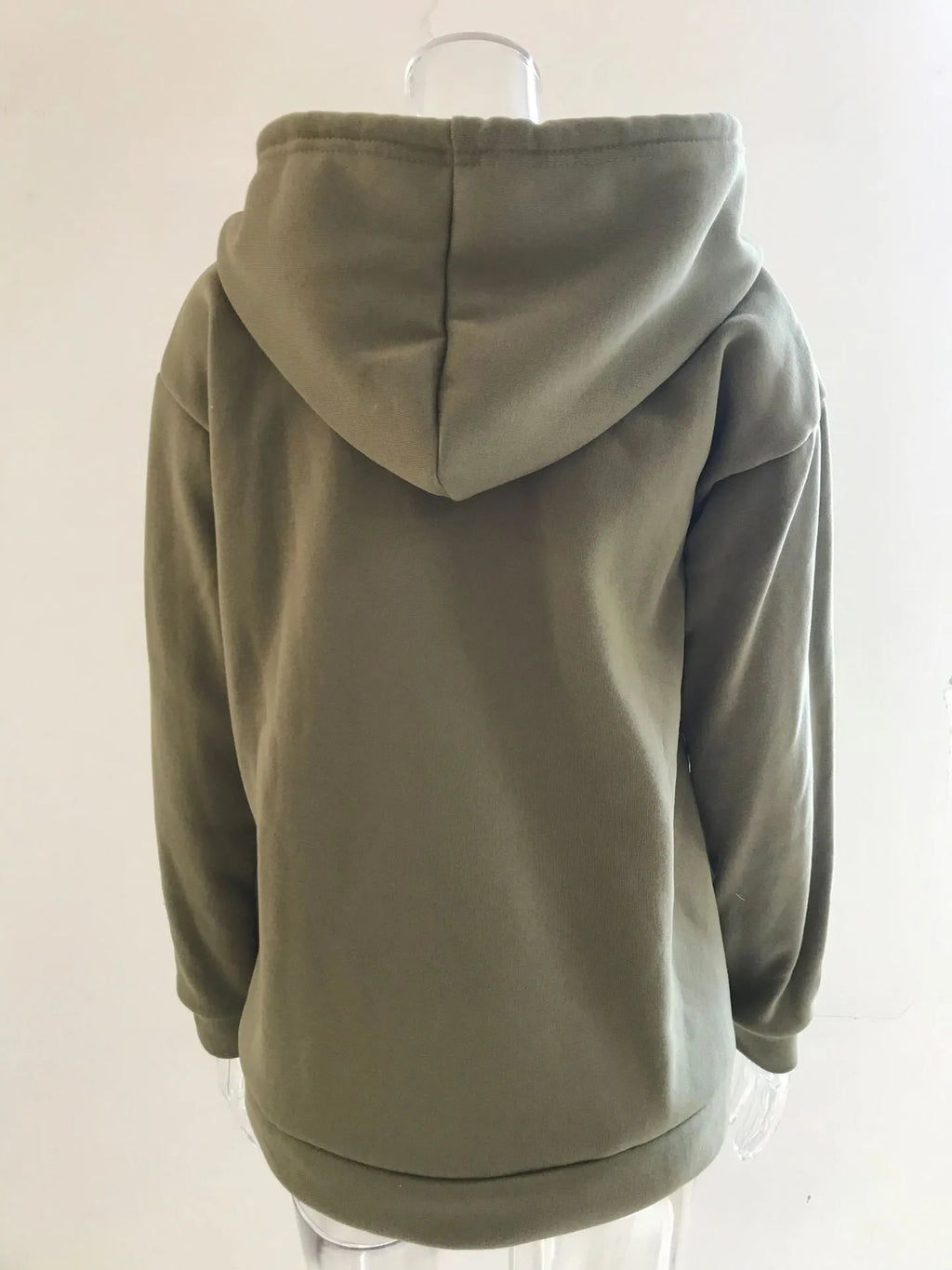 Men's loose fitting casual hooded sweater in black with long sleeves and single-breasted placket