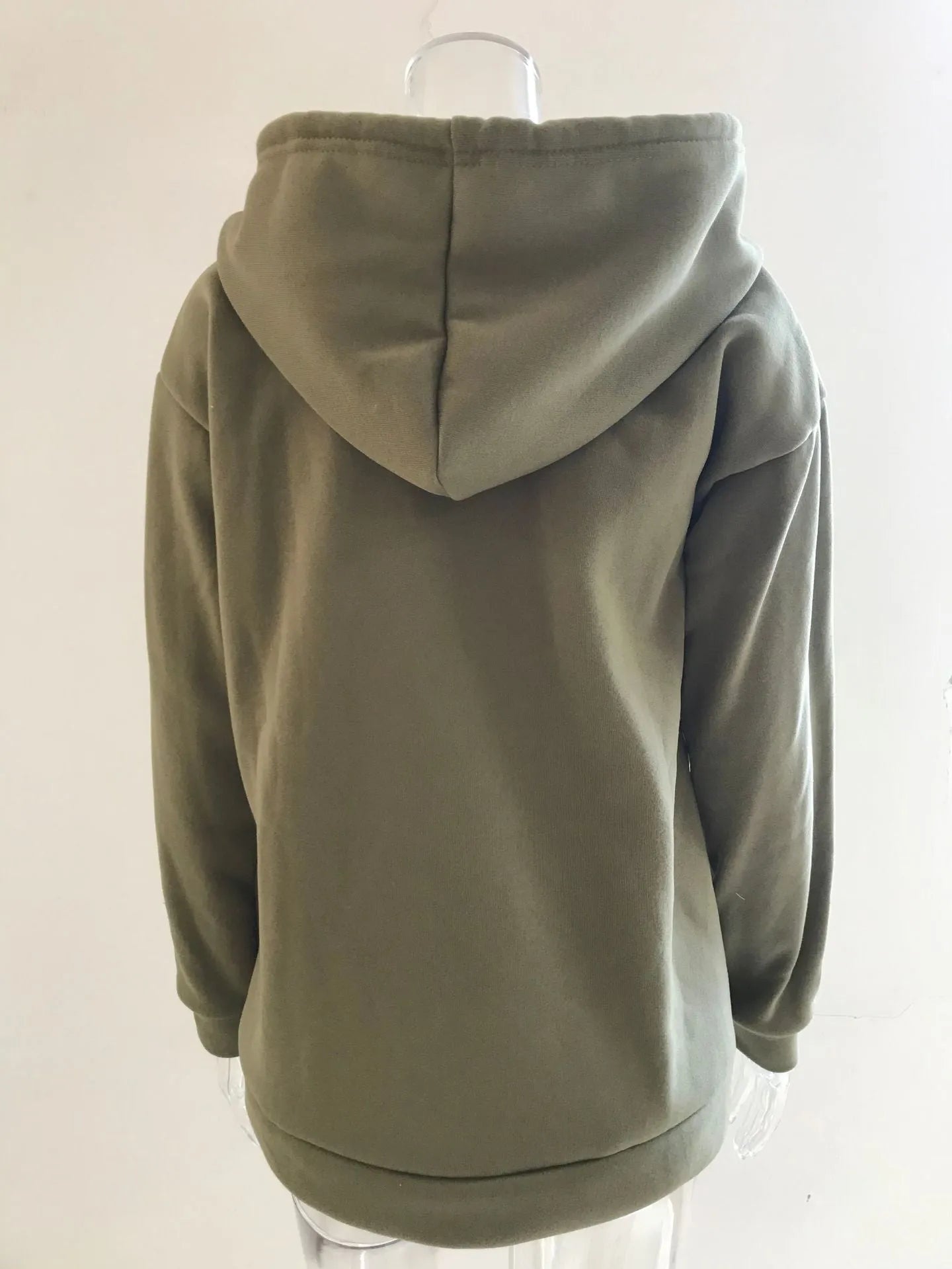 Men's loose fitting casual hooded sweater in black with long sleeves and single-breasted placket