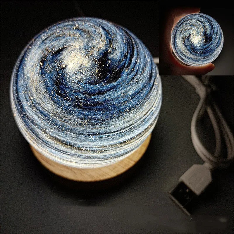 Planet-themed USB night light with modern design and three colour dimming, 80x90mm