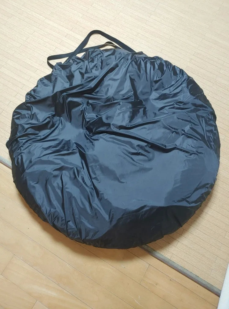 Black pop-up car tail tent with steel frame and waterproof Oxford cloth unfolded to 200cm cubic dimensions