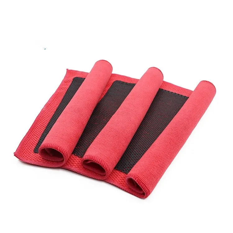 Red car cleaning cloth with microfibre and volcanic mud 30x30cm