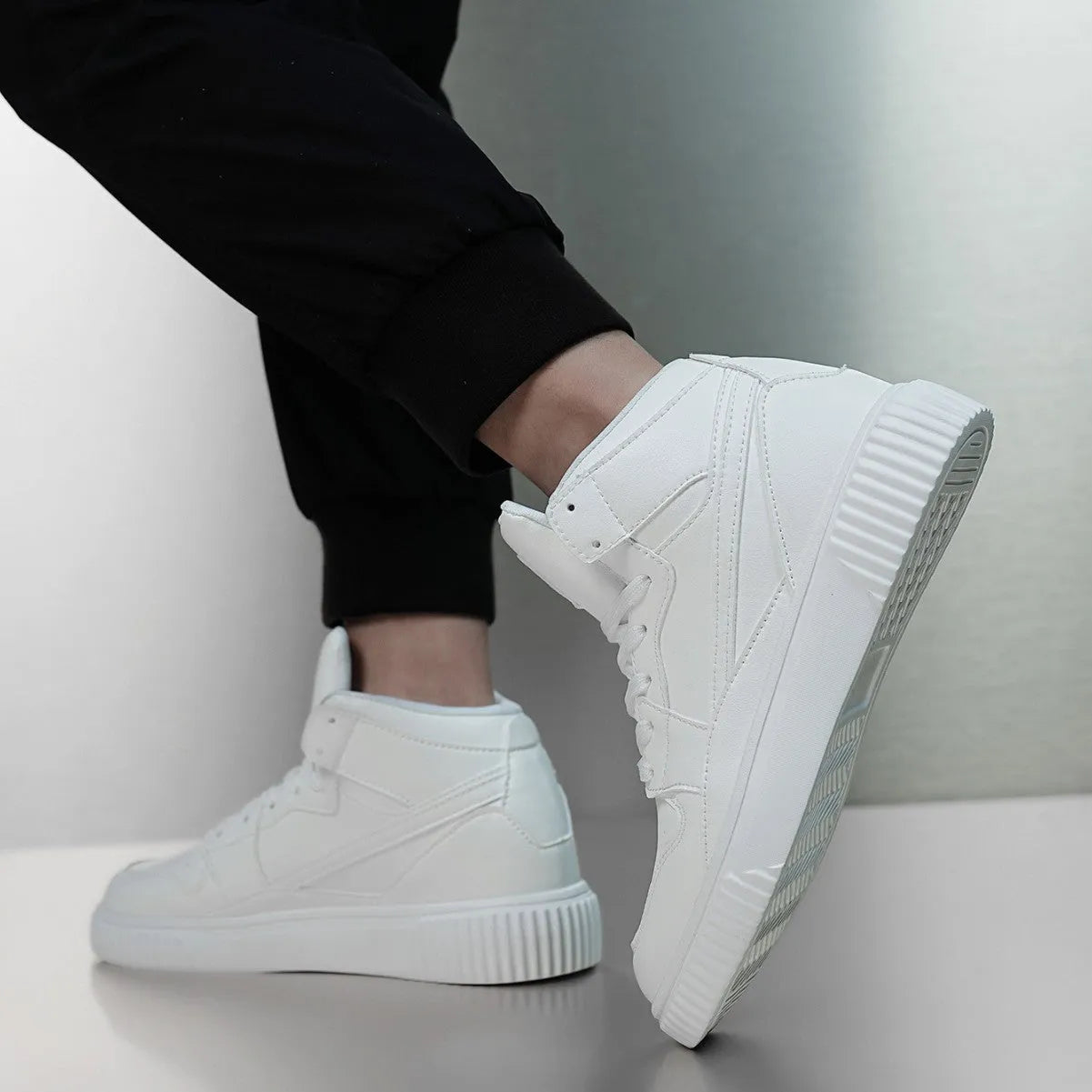 White men's casual shoes with round toe and microfiber upper for autumn winter wear