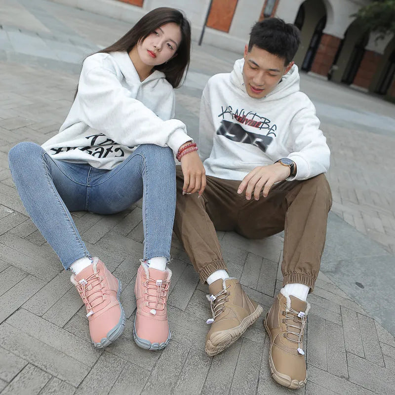 Waterproof fleece-lined unisex snow boots with rubber sole and lace-up front.
