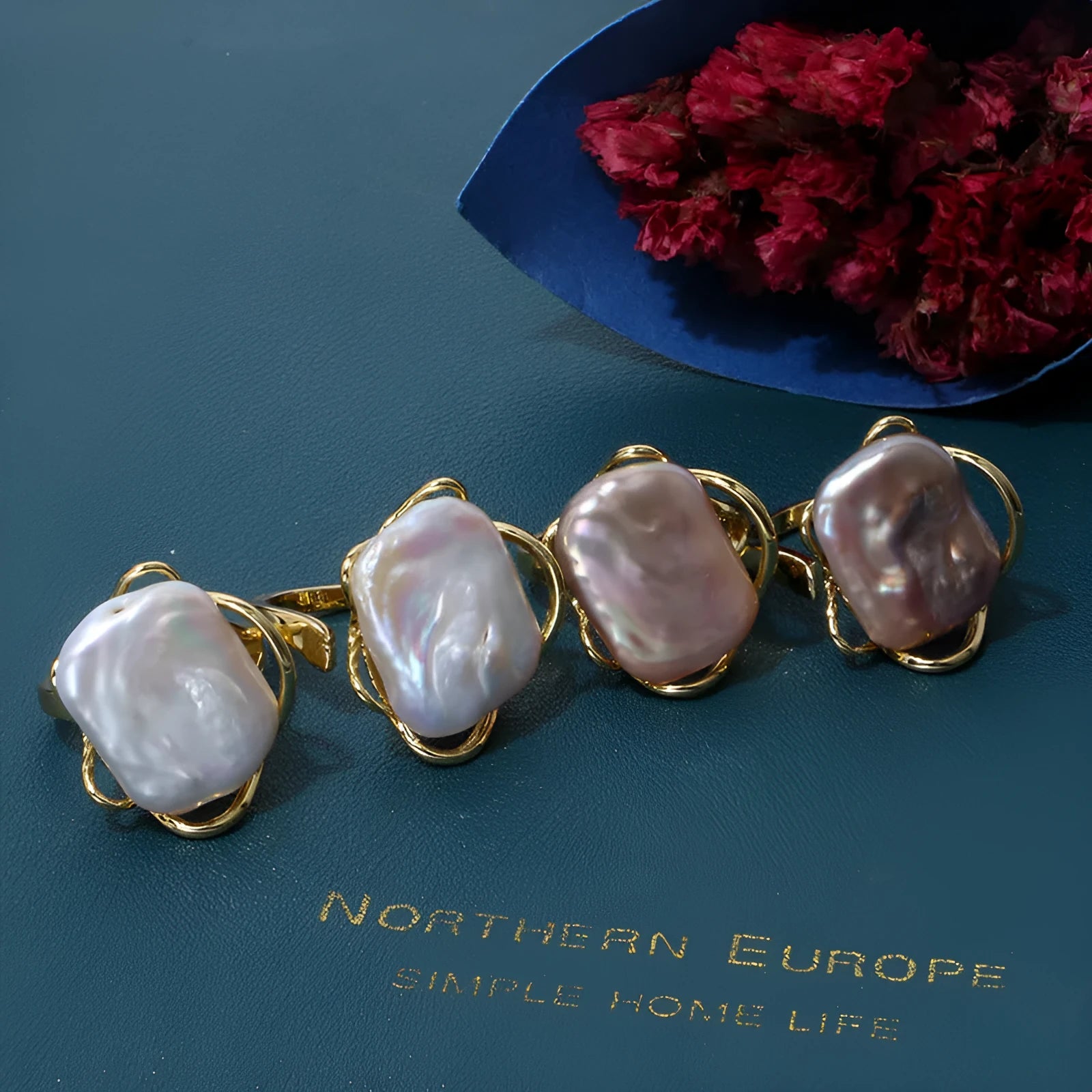 Women's baroque pearl ring with adjustable opening in gold colour geometric design