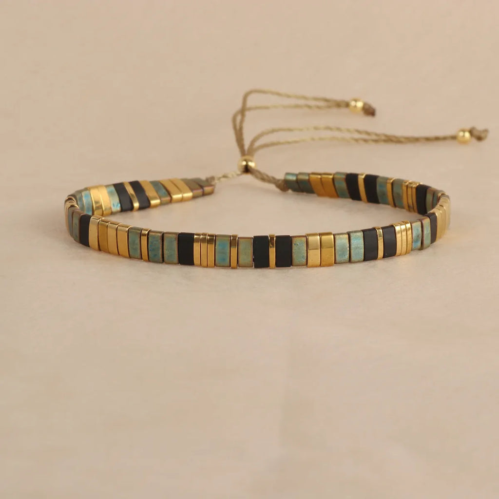 Geometric glass bead bracelet with pull adjustment in five colour options