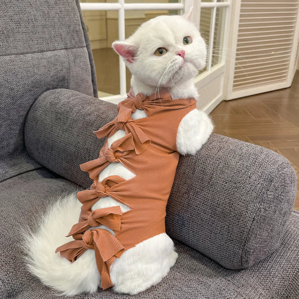 Lace-up cat sterilisation clothing in blue colour, shown on a mannequin, with adjustable ties.
