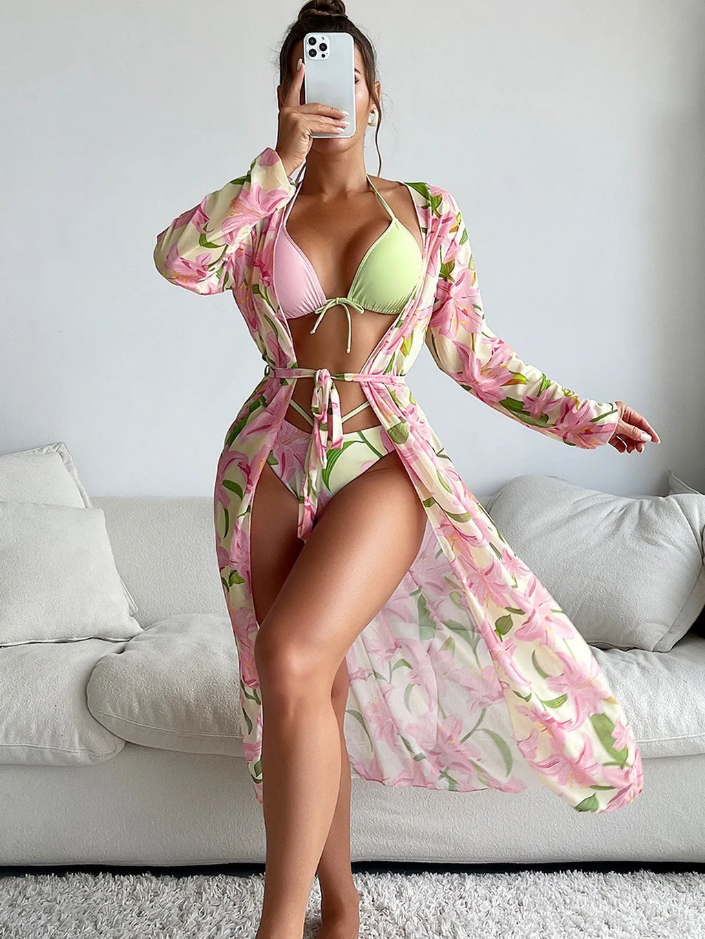 Women's printed bikini swimsuit in quick-drying fabric on a mannequin.