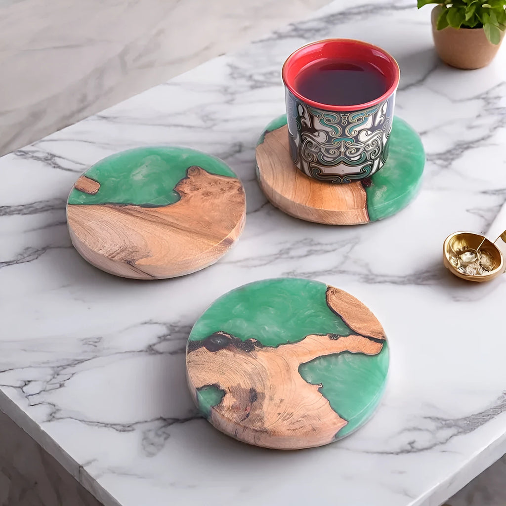 Wooden coaster with heat insulation resin in round tumour green colour, 9.8cm diameter