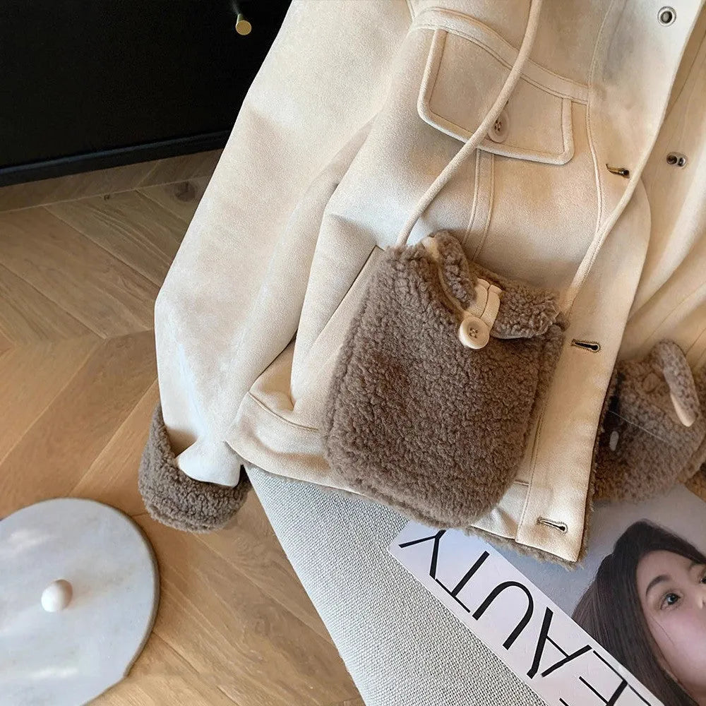 Loose thick small fur coat for women in beige apricot colour, sleeveless with velvet thickening
