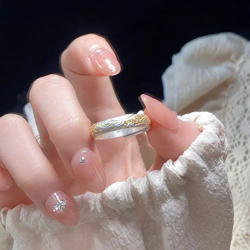 Open-mouth geometric ring with J14 Xiangyun pattern in white copper with silver and gold electroplating