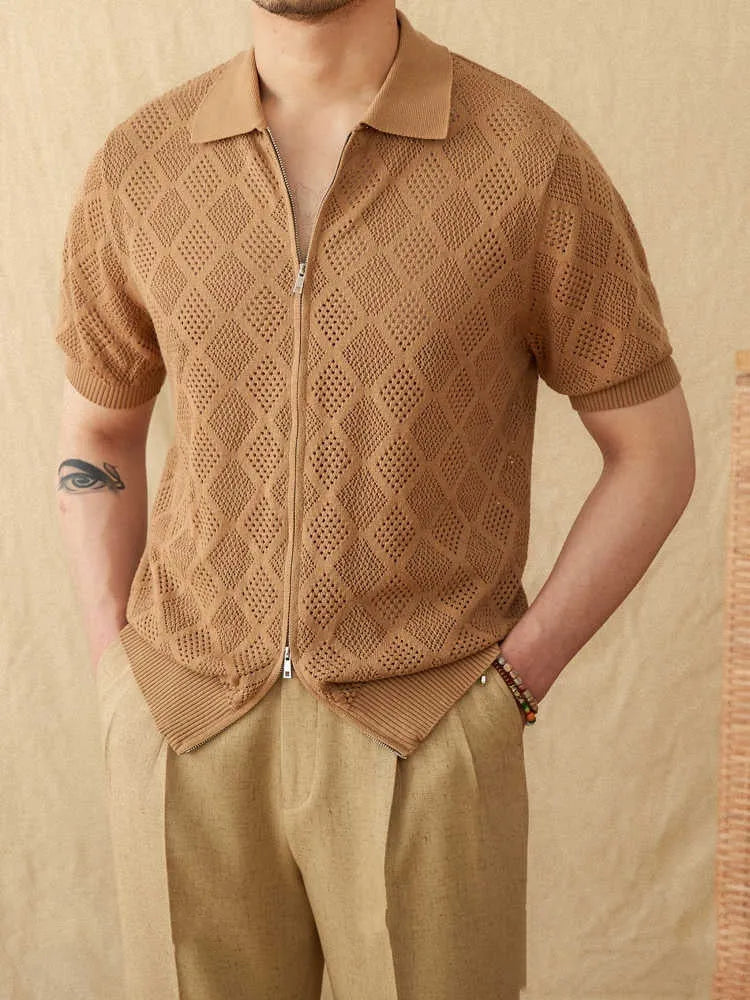 Men's short sleeve cotton cardigan with lapel collar and zipper in light coffee and white colours