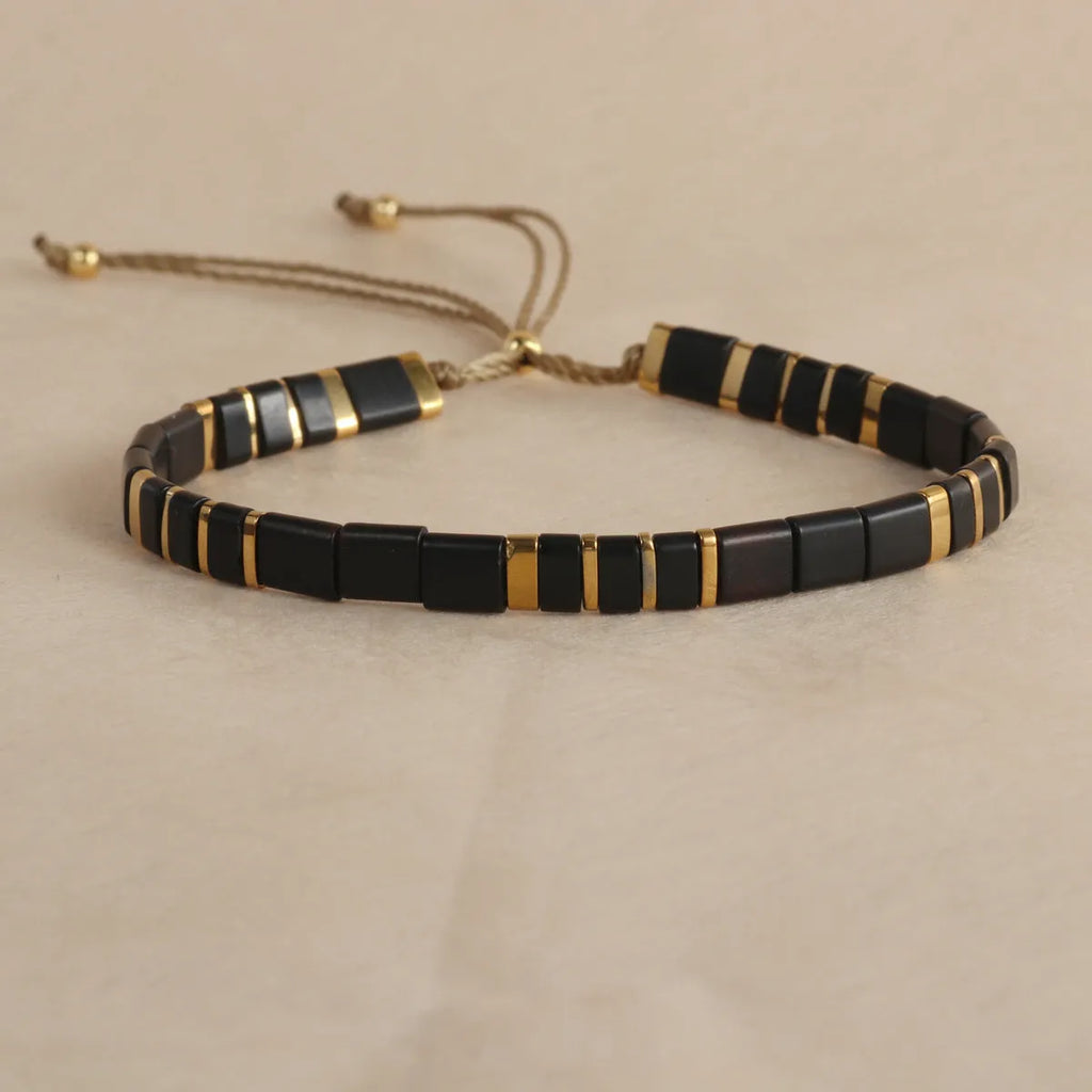Geometric glass bead bracelet with pull adjustment in five colour options