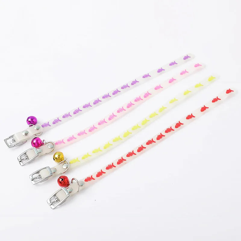 Cat luminous collar with night-time illumination, adjustable 29cm rope, metal bell, and silicone chain