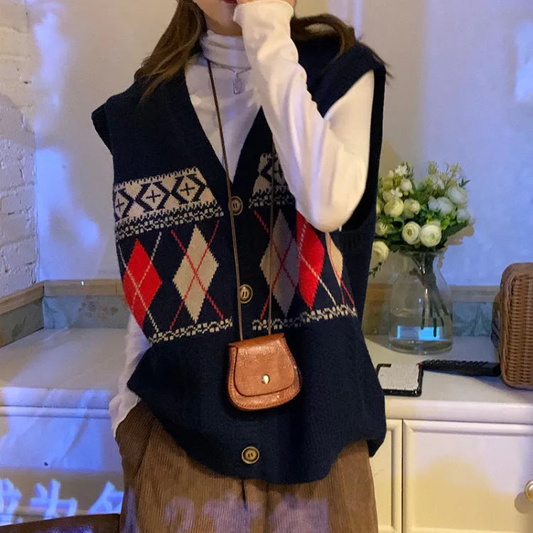 Sleeveless loose cardigan with diamond plaid pattern in acrylic fibre