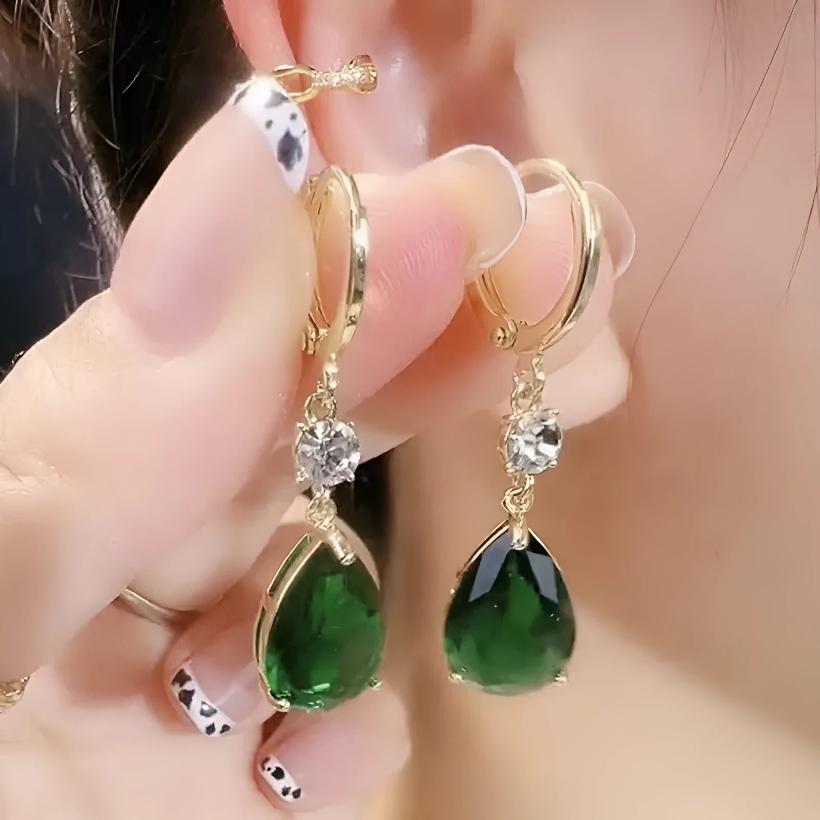 Green geometric teardrop alloy earrings with drop pendant design