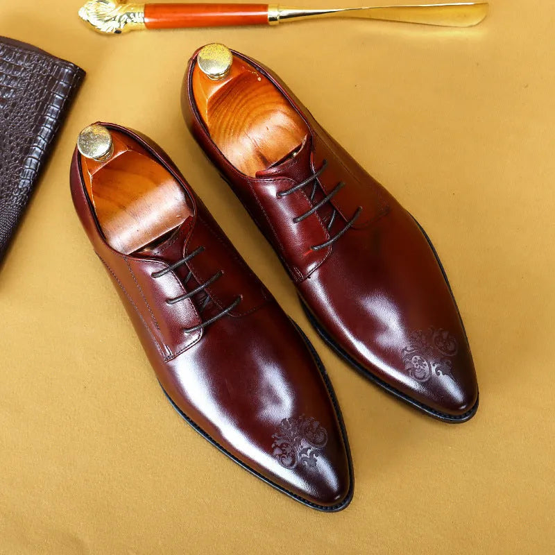 Men's leather pointed carved business formal shoes in cowhide with rubber sole, black colour, low-top