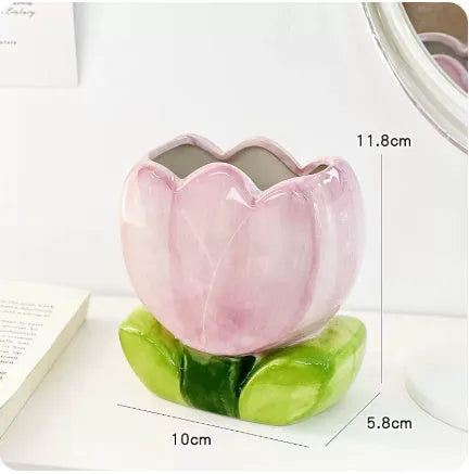 Ceramic flower pen holder storage box with floral decoration measuring 11.8 cm