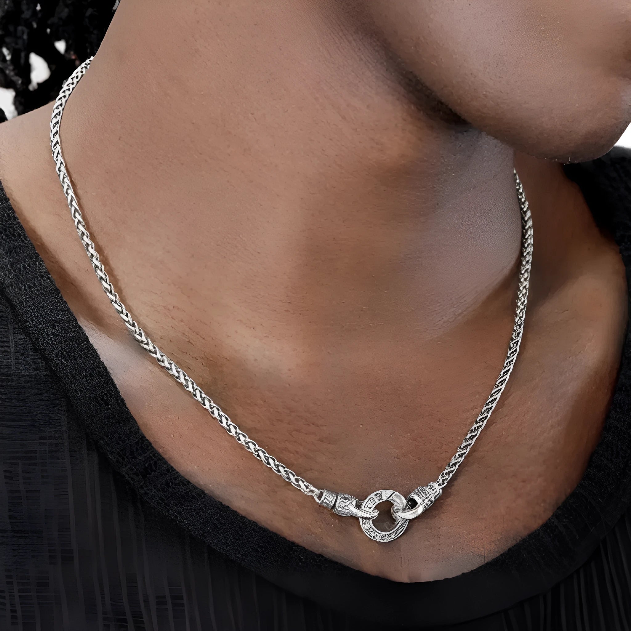 S925 sterling silver clavicle necklace for women with minimalist pendant on a silver chain.